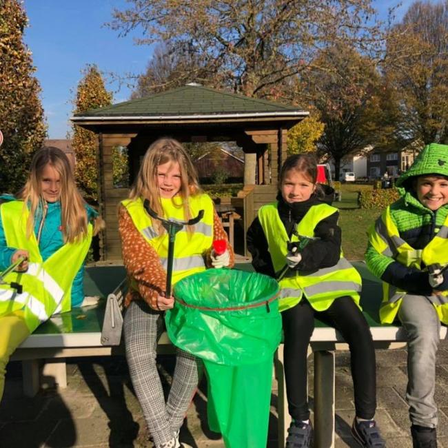 De Twister in actie tegen zwerfafval