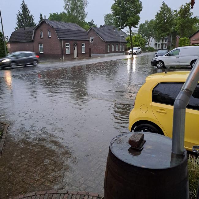 Wateroverlast Venrayseweg in Horst