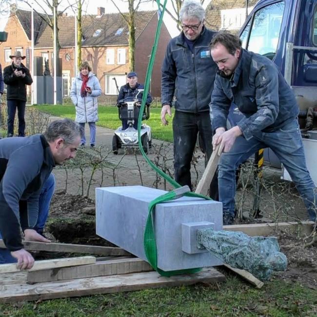 Grubbenvorst eert kunstenaar