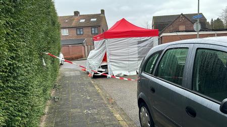 Forensisch onderzoek in een personenauto