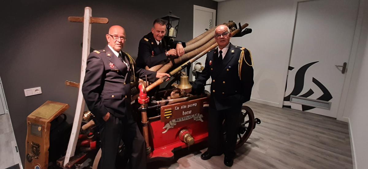 Drie Brandweermannen Bij Post Horst Zijn Uitgeblust | NU Horst Aan De Maas